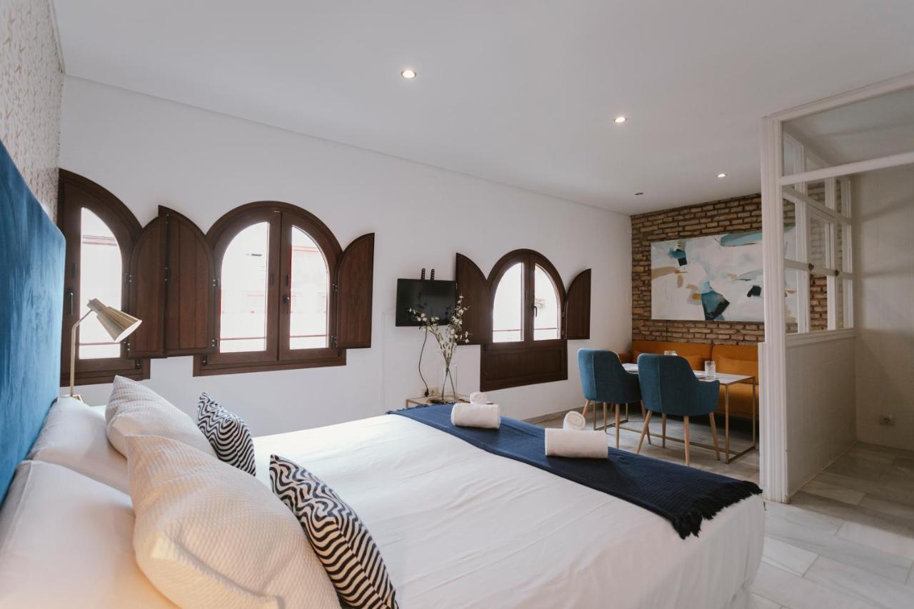 Complete Studio With Terrace - 1bth- La Giralda Apartment